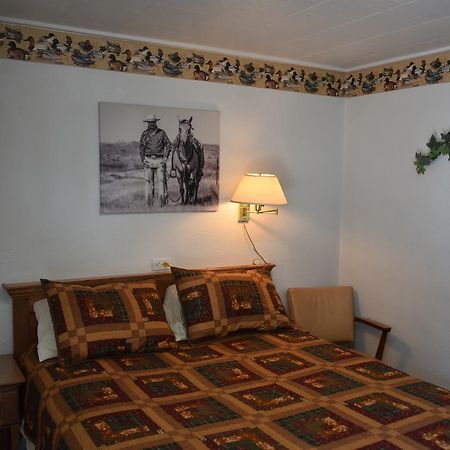 Royals Inn Motel Malta Ngoại thất bức ảnh
